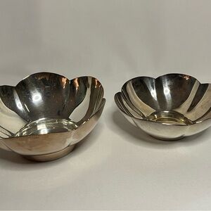 Elegant Silver-Toned Scalloped Bowls